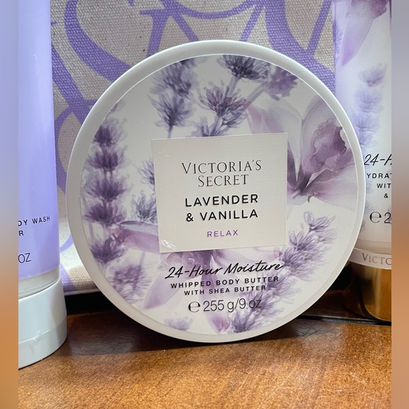 Victoria Secret bag with some beauty products is side - Picture 8 of 9